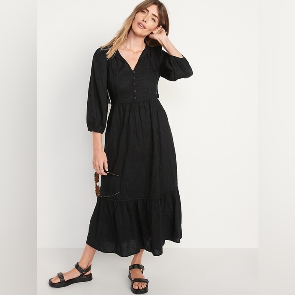 Old Navy Tie-Neck 3/4 Sleeve Maxi dress with pockets, embroidered floral, large